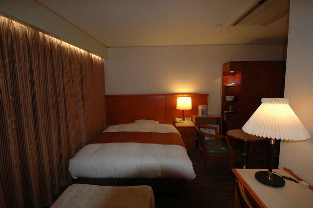 Takamatsu Terminal Hotel Buitenkant foto