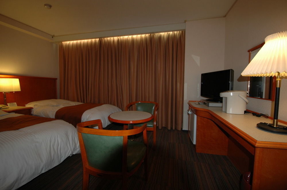 Takamatsu Terminal Hotel Buitenkant foto
