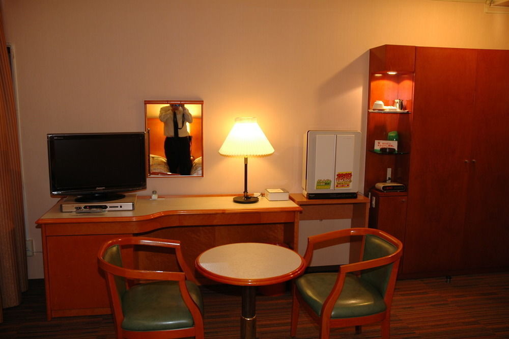 Takamatsu Terminal Hotel Buitenkant foto