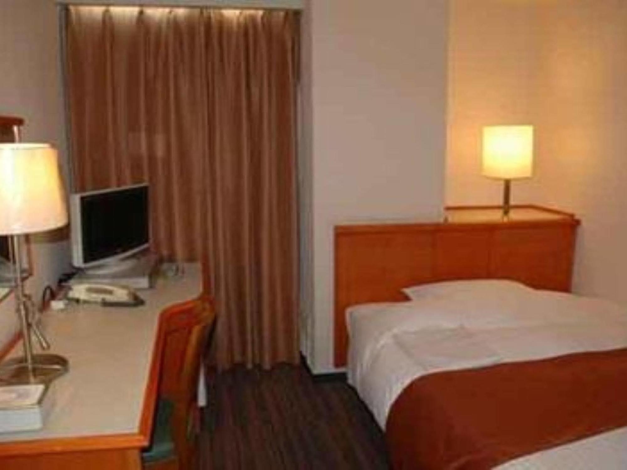Takamatsu Terminal Hotel Buitenkant foto